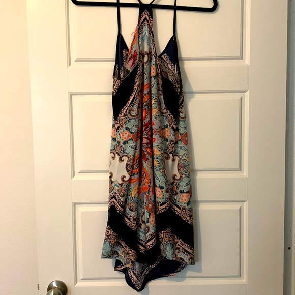 Great condition thin dress. - Picture 4 of 4